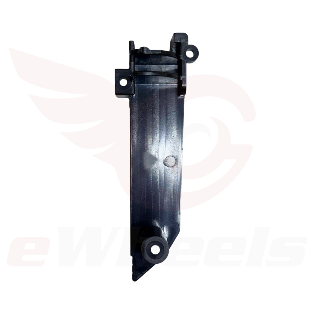 Lynx-S: Front Handle Bracket Inner Panel, Right