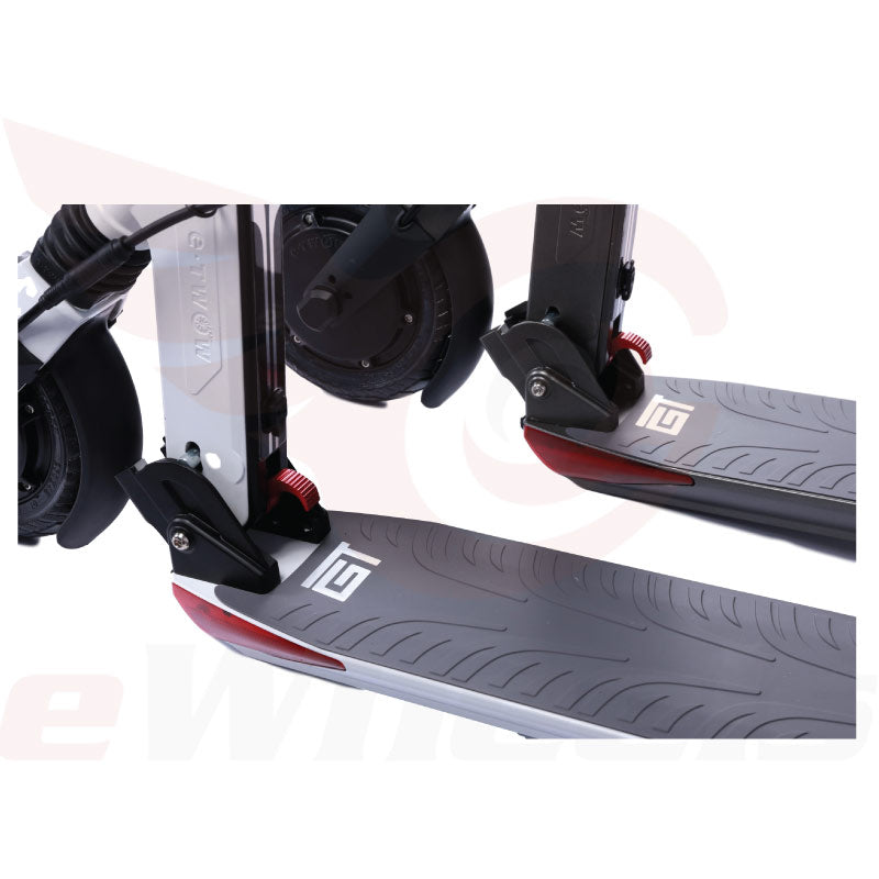 E-Twow GT Deck Close-up